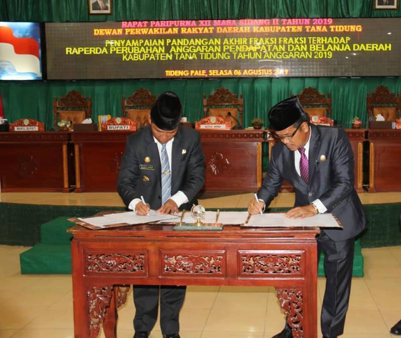 Rapat Paripurna DPRD Dalam Rangka Penetapan PERDA Tentang APBD KTT TA 2019